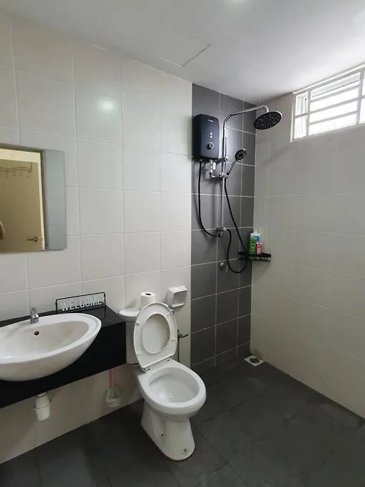 3Storey House 13Pax Family Suite Bayan Lepas