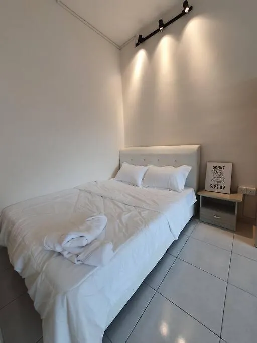 3Storey House 13Pax Family Suite Bayan Lepas Holiday home